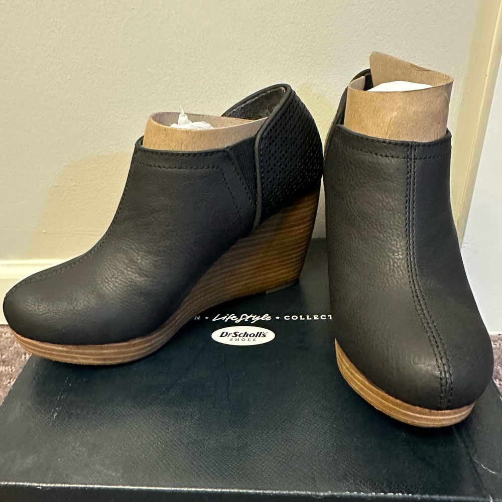 Dr. Scholl's Black Wedge Ankle Boots for Women